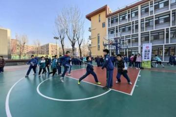 各地中小学改进体育教育：让年轻一代在运动中强意志、健身心